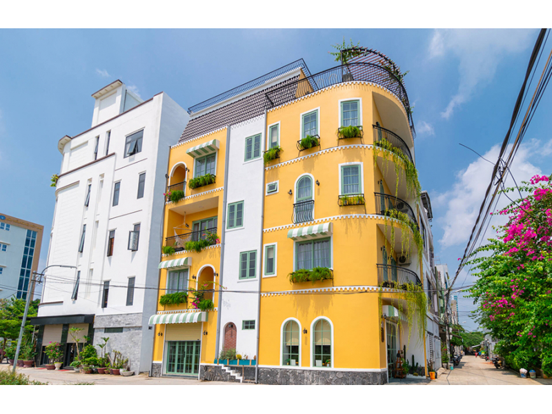 [Tin Tức My House Studio+ ] Nắng House - Ngôi nhà ở Đà Nẵng tràn ngập sức sống mang ý tưởng màu sắc từ đảo Burano, Venice